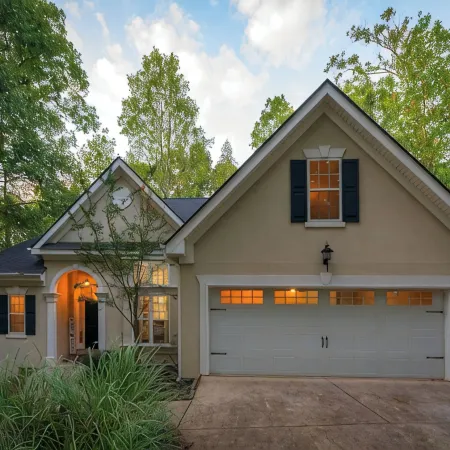 Lake Lanier Retreat, Dock, Firepit, Home Theater,HotTub