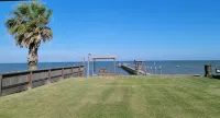 海灣海濱民宿，配有帶照明的私人釣魚碼頭 - 3 星級