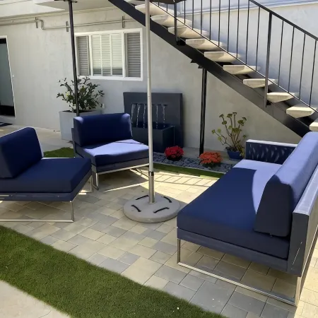 NEW Modern Island Getaway, sleeps 6, Dog Friendly!