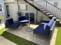 NEW Modern Island Getaway, sleeps 6, Dog Friendly!