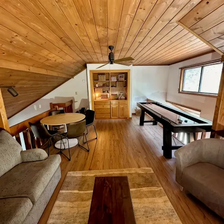 Spacious 3 bedroom Family Condo located 1 mile from downtown North Conway!