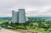 Cozy and Minimalist Studio at Sky House BSD Apartment