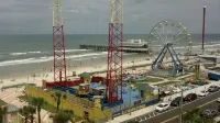 Heart of Daytona 1 bedroom w/kitchen, sleeps 4, private balcony, fireplace, pool - 4-Star