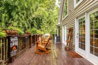 Spacious Mountain Retreat in a Bamboo Grove w/Hot Tub, Games & Fire Pit - 3-Star