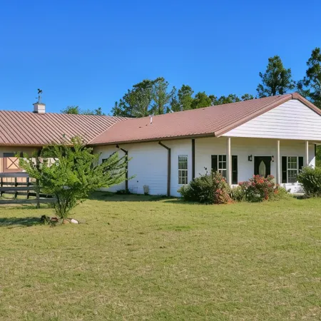 Mimosa Cottage Farm- 2br cottage & stalls. Masters