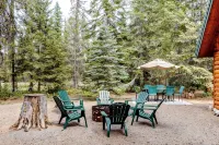 Forest Family Cabin Near Priest Lake with Fireplace, Large Yard & Dogs Allowed