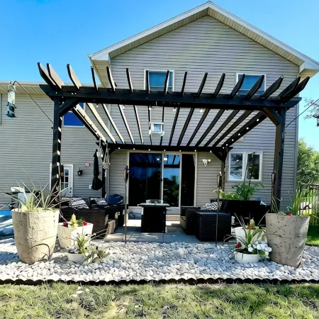 Cozy Home a few miles away from EAA & Sea Plane Base