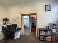 6 Bed, 4 Bath, 3 Level Renovated Barn, 1400m to Bowral Centre, 320m2, Peaceful - บังกะโล