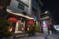 Swiss-Belcourt Sunset - Kondo