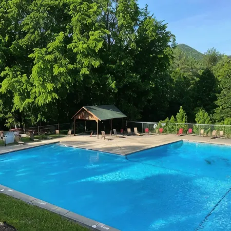 Dog Friendly, Hot Tub, Secluded Log Cabin, Fireplace, Fire Pit, Game Rm, King Bd