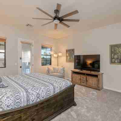 The Good Life in Goodyear.Pool.spa.Golf.Pool table minutes to ballfields/Stadium Rooms