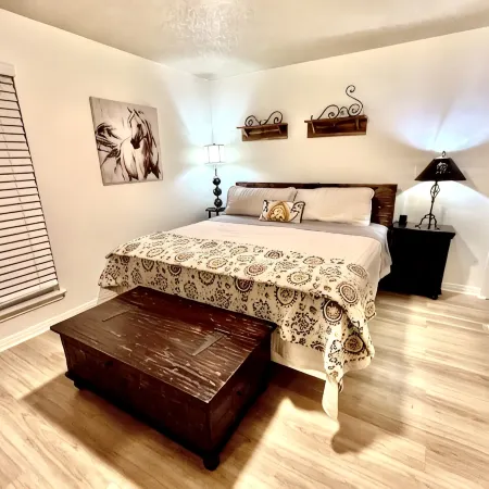 Perfect Getaway! Private Pool, Hot Tub & Dog Run 15 Min to Downtown - CITY VIEWS