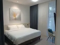 Hotel Laboratory UC Residence