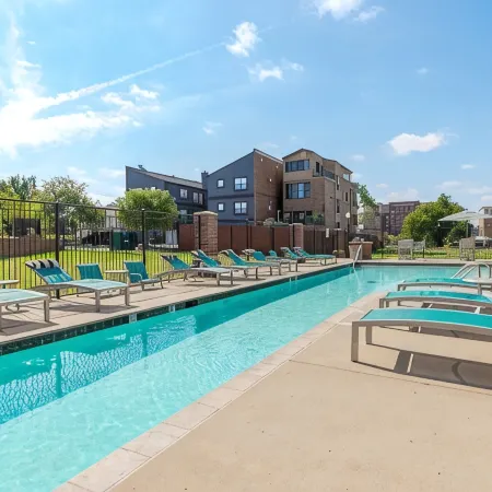 2BR2BA Luxury Apt in Bricktown,Walk to Riverwalk & OU Med Center w Gym & Pool