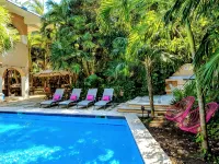 Steps to Ocean Playacar Villa Private Pool hosts 25+ guest - Villas