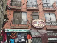 Residencial Alta Vista Hotels near Murillo Square