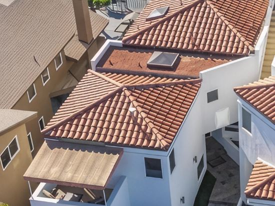 Oceanfront! 3 Distinct Suites! Jacuzzi & BBQ!