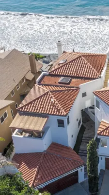 Oceanfront! 3 Distinct Suites! Jacuzzi & BBQ!