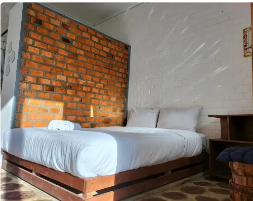 Azalea Garden Homestay - Homestays