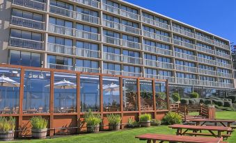 Best Western Plus Agate Beach Inn