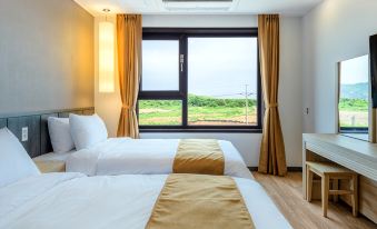 Thira Hotel