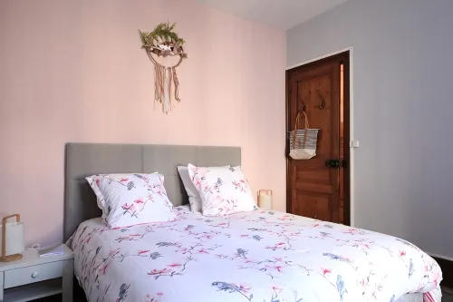 Cocoon for 2, Mers les Bains, sea view from balcony. Colorful, bright, welcoming. - Sea View