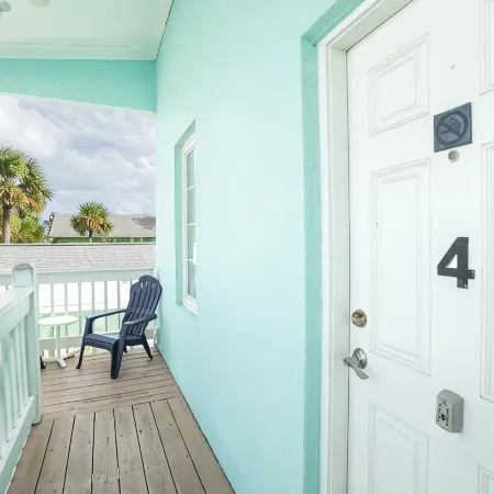 Salty Kisses Seaside Condo just steps to the beach and fishing pier