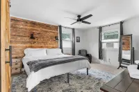 Sunset Getaway ~ Sleeps 8 with Private Beach and Hot Tub - 4-Star