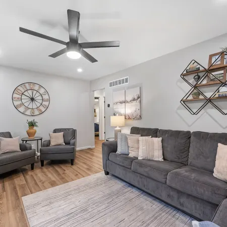 Family Friendly & Cheerful Blue Jay Ranch House close to KSU stadium