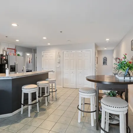 Lakeview Condo, Pools, Patio With Grill, Near PB2 Launch