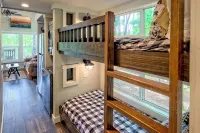 Cozy Cabin in Enchanting Franklin with AC