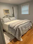 Cozy 1 Bedroom with Fenced in Yard, Porch, Close to the Bay Beach & Bike Trail. - 3-Star