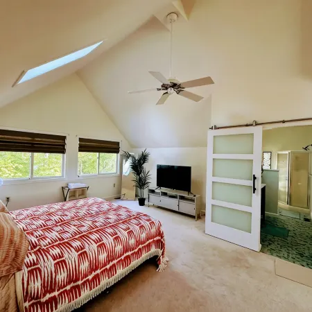 Lakefront A-Frame: Private Dock, Kayaks & Sauna – Sleeps 12, Chesapeake Bay