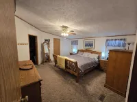 Mancelona Beer Garden, 20 Private Wooded Acres, 3Bed, 2 Bath, Sleeps 10 - Wifi