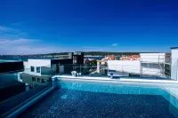 Crystal Holiday Residence II - Swimmingpools