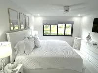 Beach Condo in Ocean Village !Entire Rental Unit in Fort Pierce, Florida . - ビーチサイド
