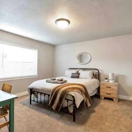 Sleepy Ridge Apt, Self Check-In, Parking