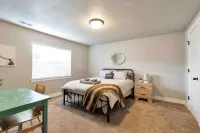 Sleepy Ridge Apt, Self Check-In, Parking - balcón