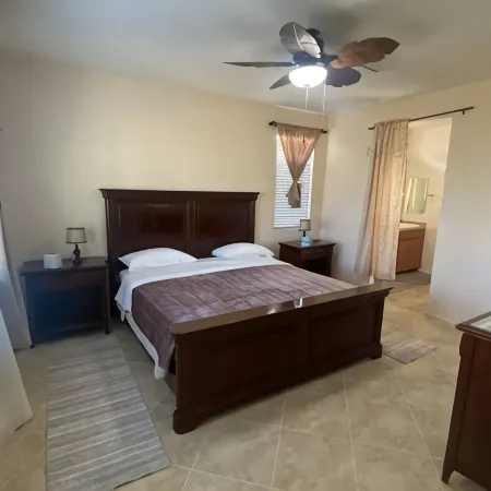 4-bedroom house in brilliant Tucson with WiFi, AC