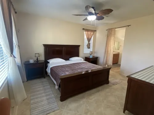 4-bedroom house in brilliant Tucson with WiFi, AC - Bungalows
