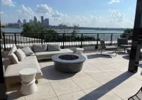Luxury 2 bedroom 2 full bathroom apartment across from the waterfront! - 3 estrellas