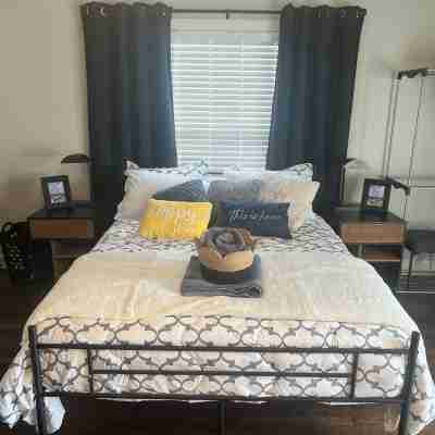 Cozy studio in adorable Nashville with WiFi, AC Rooms