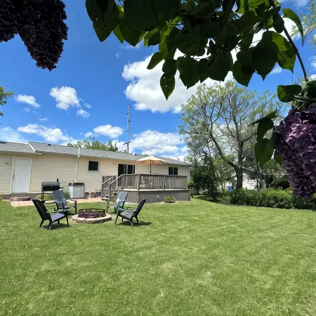 Charming 3 Bedroom 2.5 bathroom finished basement, Huge yard and Charcoal grill