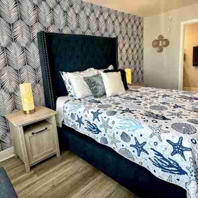 New Construction 3 bed 2.5 bath w/game room - walk to beach Rooms