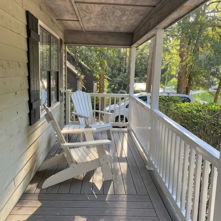 Donna’s Charm: 3 bedroom/king suite/pools/golf