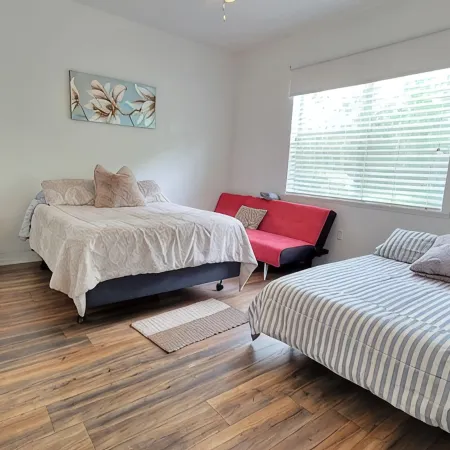 Pet-Friendly 2BR Condo Next to North Florida Hospital