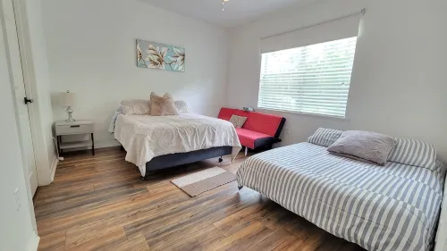 Pet-Friendly 2BR Condo Next to North Florida Hospital - balkon