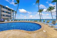 Kona Reef F2 Charming Oceanfront Condo for 4!