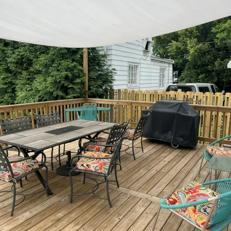 Charming 2-bedroom house with AC and WiFi in lovely Hamilton