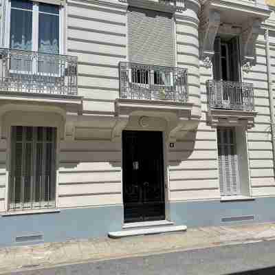 Seafront apartment on the Promenade des Anglais Hotel Exterior